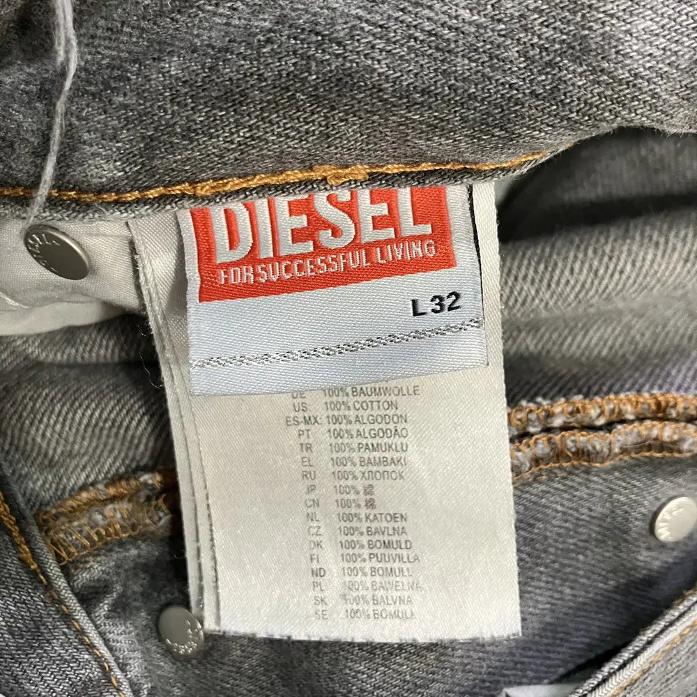 Diesel • Gray Double Zipper Jeans • L32