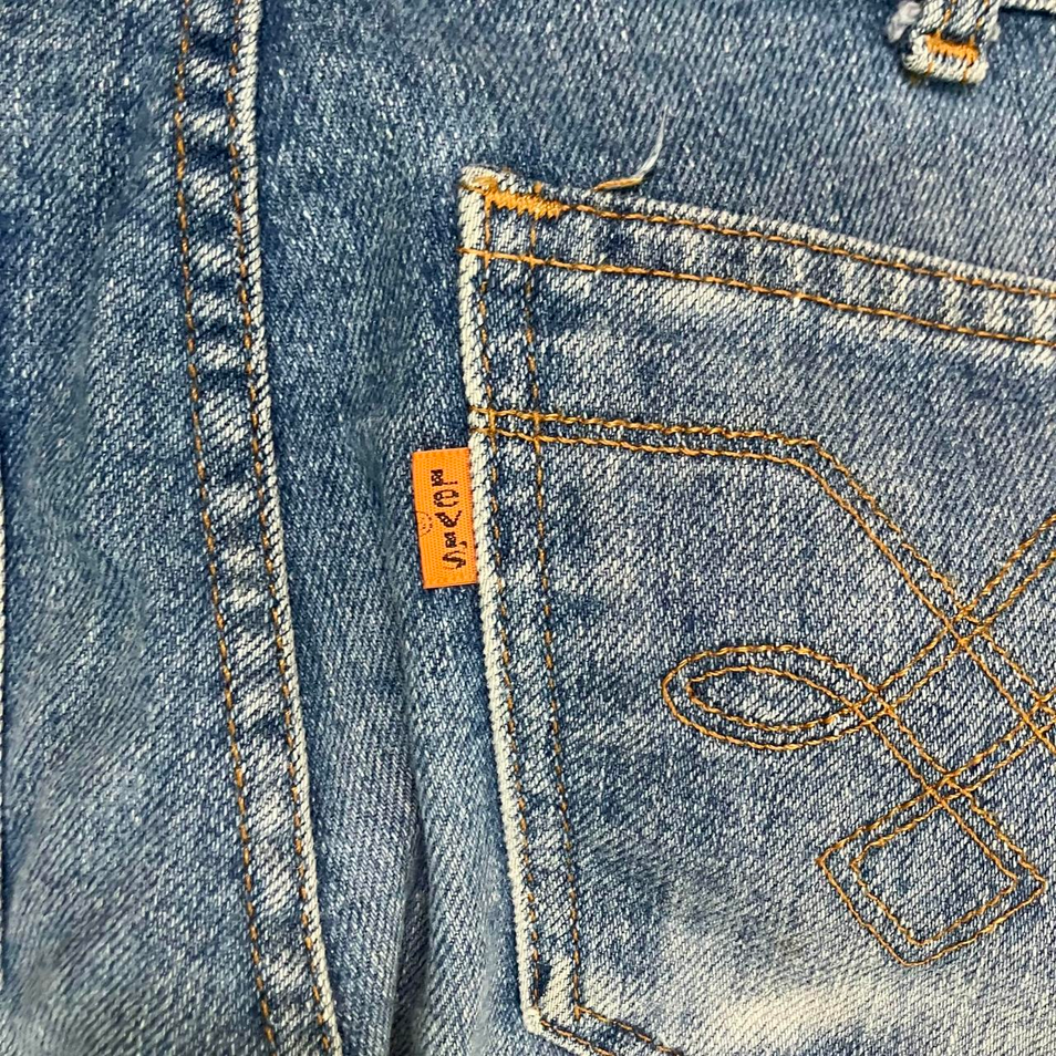 Levi's Women's 1970s Flare Jeans • S31