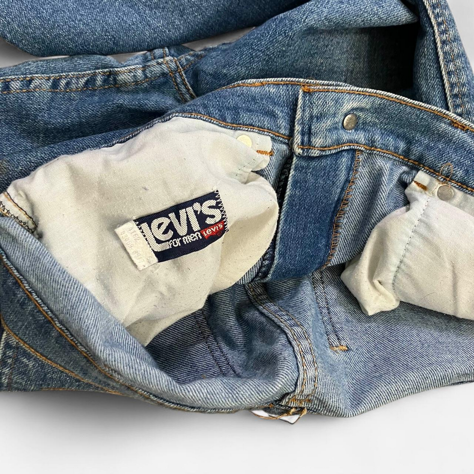 Levi's Women's 1970s Flare Jeans • S31